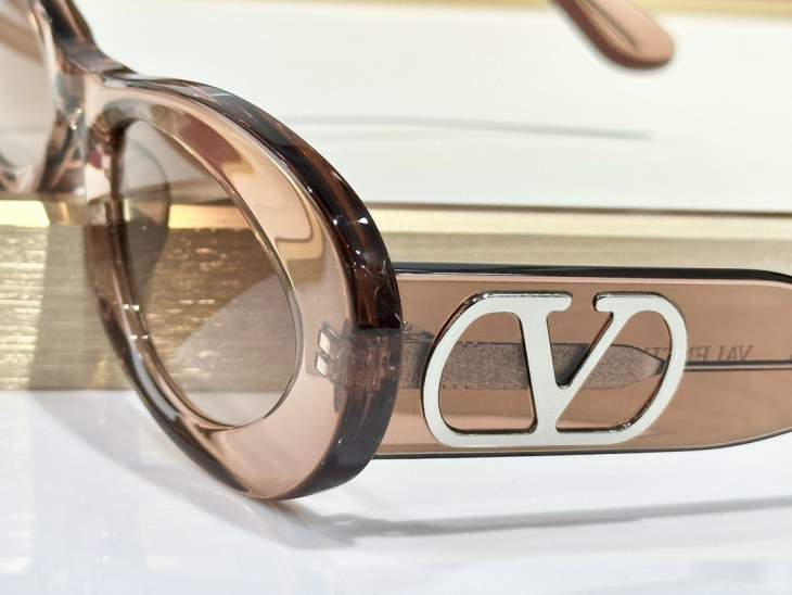 Picture of Valentino Sunglasses _SKUfw69866466fw